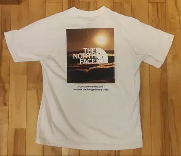 THE NORTH FACE 프린트 T셔츠 L 사이즈 화이트