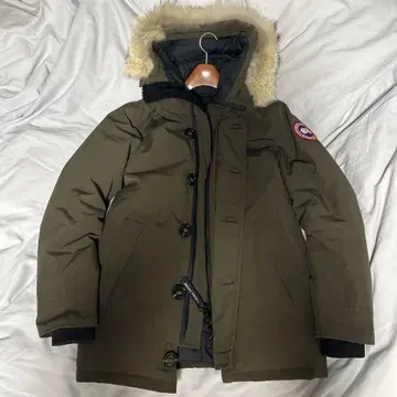 Canada Goose 후드 부착 다운 자켓