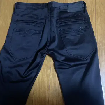 블랙 스키니 데님