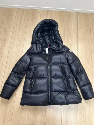 후드 부착 블랙 다운 자켓