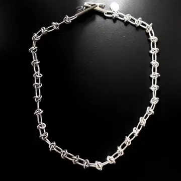 S'YTE 사이트 바이컬러 목걸이 블랙 x 화이트