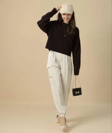 아푸와이저 리셰 리랙시 새틴 워크 팬츠 오프화이트