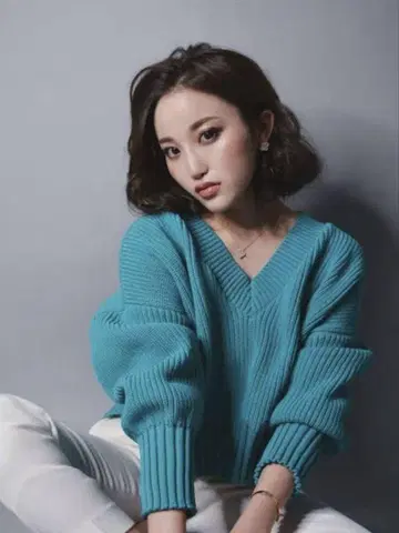 셸러 V넥 니트 스웨터