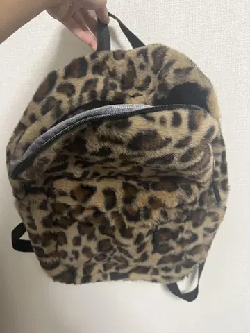레오파드 무늬 퍼 백팩
