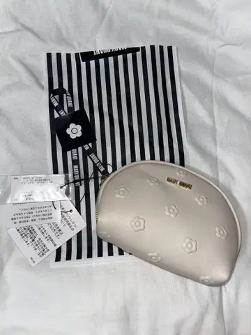 MARY QUANT 심플 엠보싱 데이지 라운드 파우치