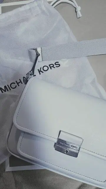 MICHAEL KORS 숄더백 화이트 새상품