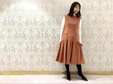 아베닐 에투알 개더 절개 플랩 포켓 원피스