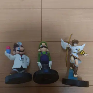 amiibo 모음 루이지 닥터 마리오 피트 초기화 완료