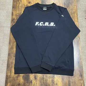 F.C.R.B. 블랙 맨투맨 L