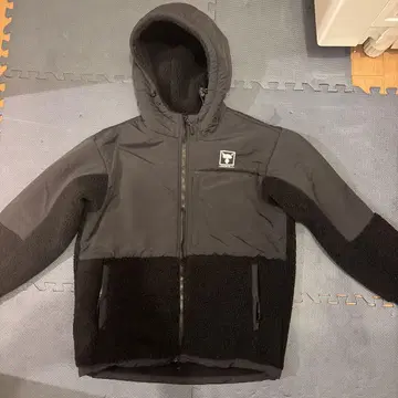 쟈칼 후드 부착 블랙 플리스 자켓