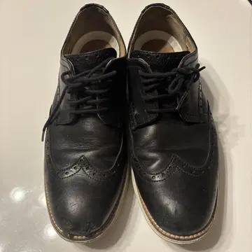 콜한 제로 그라운드 윙 팁 블랙 가죽 신발 발가락 긁힘 있음