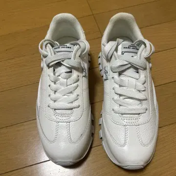 THE JOGGER MARC JACOBS 화이트 스니커즈 35