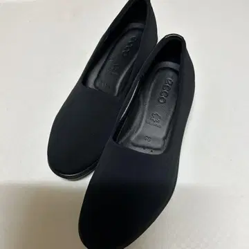 ECCO 블랙 펌프스 36