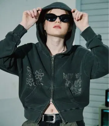 [ 가격 인하 ] CPGN STUDIO 크롭 집업 후드티