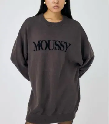 MOUSSY 다크 그레이 로고 니트
