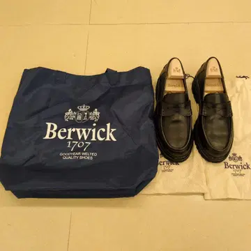 Berwick 1707 블랙 로퍼