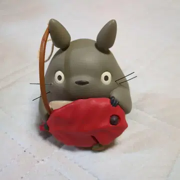 토토로 피규어 빨간 잎사귀. 중고품 상자 없음