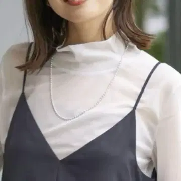 시어 스키니 하이넥 화이트