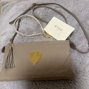 새상품급 ATAO 베이지 숄더백