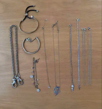 실버 목걸이 6개, 팔찌 3개