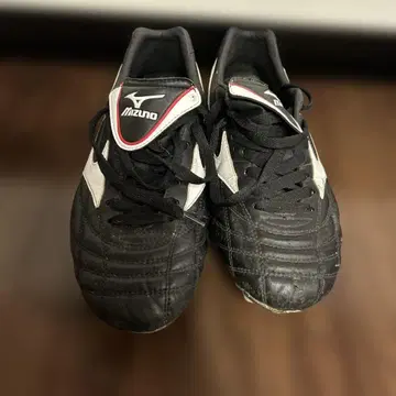 Mizuno 축구화 스파이크 블랙/화이트