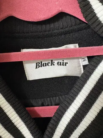 Black air 스켈레톤 디자인 바시티 자켓