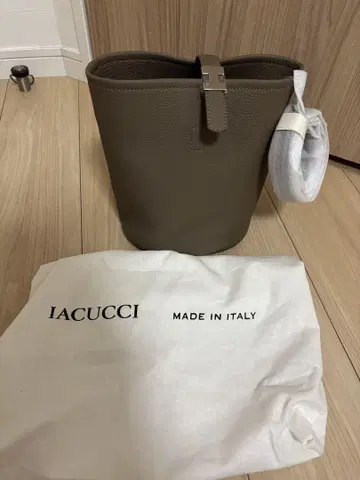 IACUCCI 숄더백