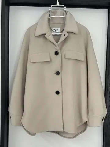 ZARA 베이지 두꺼운 원단 셔츠형 자켓