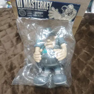 메디콤토이 DJ 마스터 키 피규어 마이클 라우