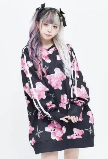 [레어] TRAVAS TOKYO 곰 올 패턴 라인 저리 후드티 Black