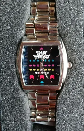 SPACE INVADERS 손목시계 미사용