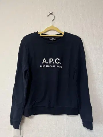A.P.C. 맨투맨