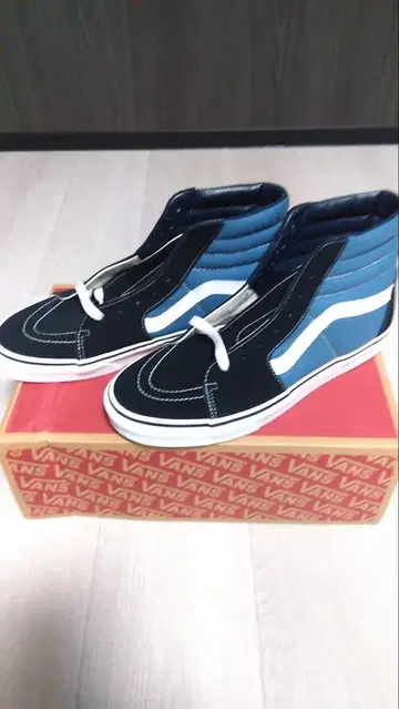 VANS Sk8-Hi 블랙/파랑 하이컷 스니커즈
