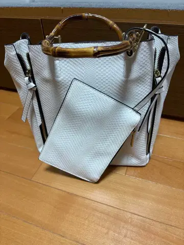 화이트 핸드백 대나무 핸들