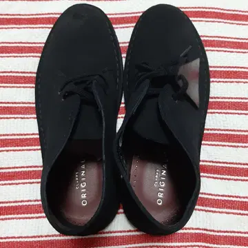 주말 가격 CLARKS ORIGINALS 부츠 블랙 스웨이드 37