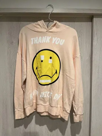 스마일리 페이스 후드티 핑크
