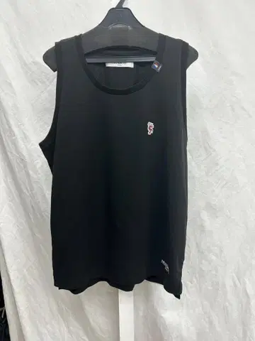 MENDRILL 블랙 탱크탑
