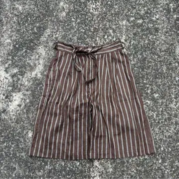 90s 이탈리아제 린넨 스트라이프 투 턱 하프 팬츠