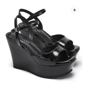 andwang Enamel square strap heels