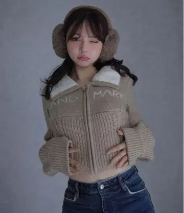 Mary logo zip tops beige
