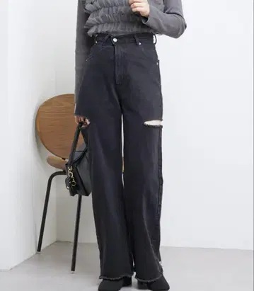 [ 새상품급 ] chico 사이드 슬릿 데미지 데님 팬츠