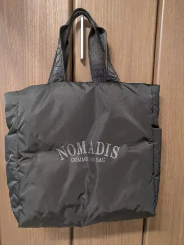 NOMADIS 블랙 토트백