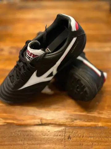 미즈노 모렐리아 트레이닝화 24.5