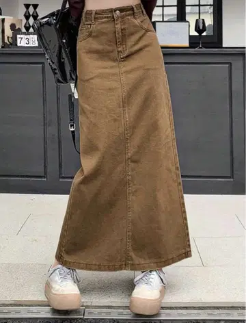 올리브색 롱 스커트 프론트 버튼