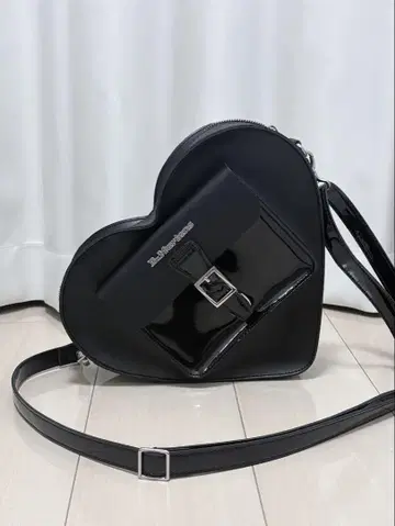[ Dr. Martens ] 하트 백팩 BLACK 닥터마틴