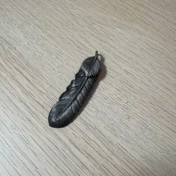 깃털 모티브 목걸이