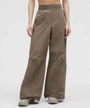 lululemon 크링클 나일론 릴랙스 파라슈트 팬츠