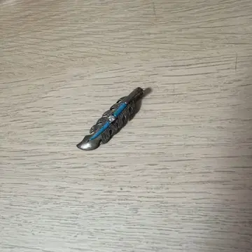 깃털 모티브 목걸이