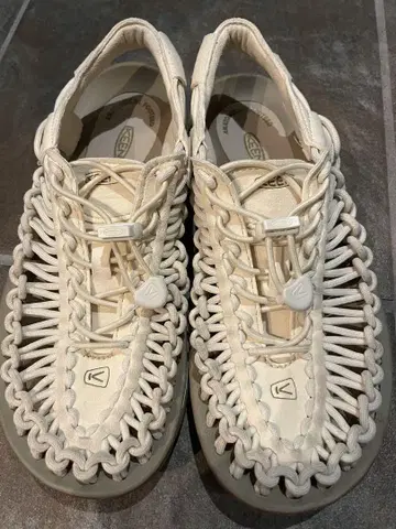 KEEN 아웃도어 샌들 화이트 24cm