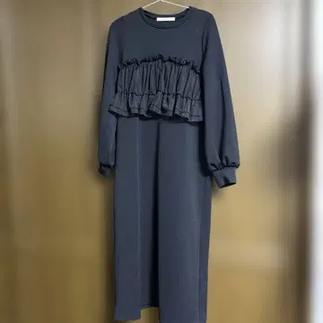 QTUME 롱 원피스 프릴 블랙